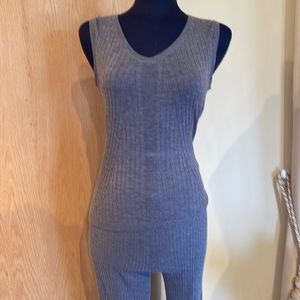 Worth cap sleeve v neck ribbed underpinning size small hardly worn , matching